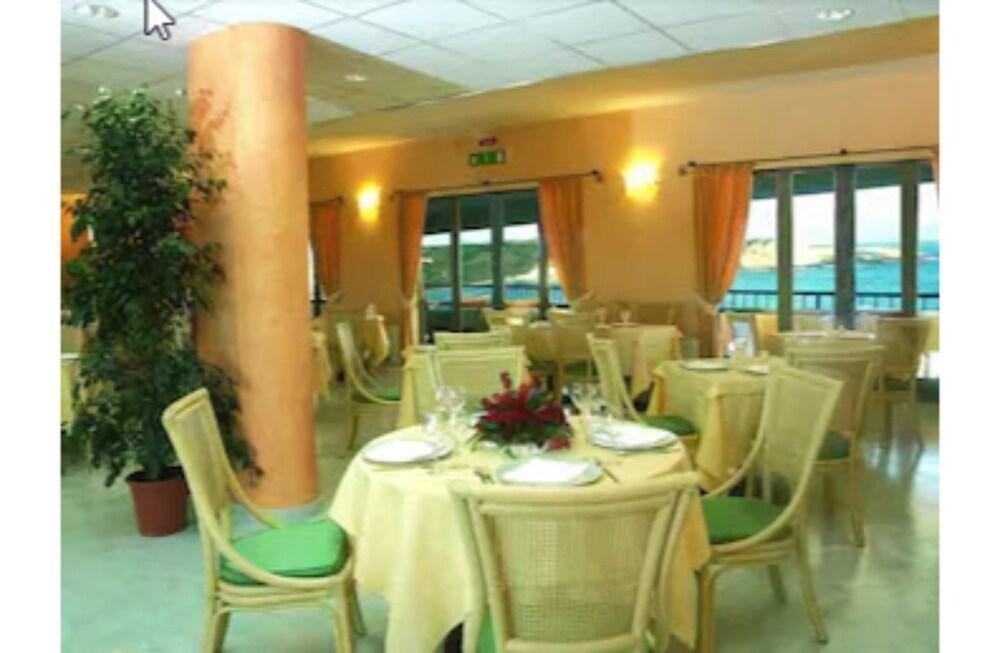 Hotel La Baja Santa Caterina Di Pittinuri  Exterior foto