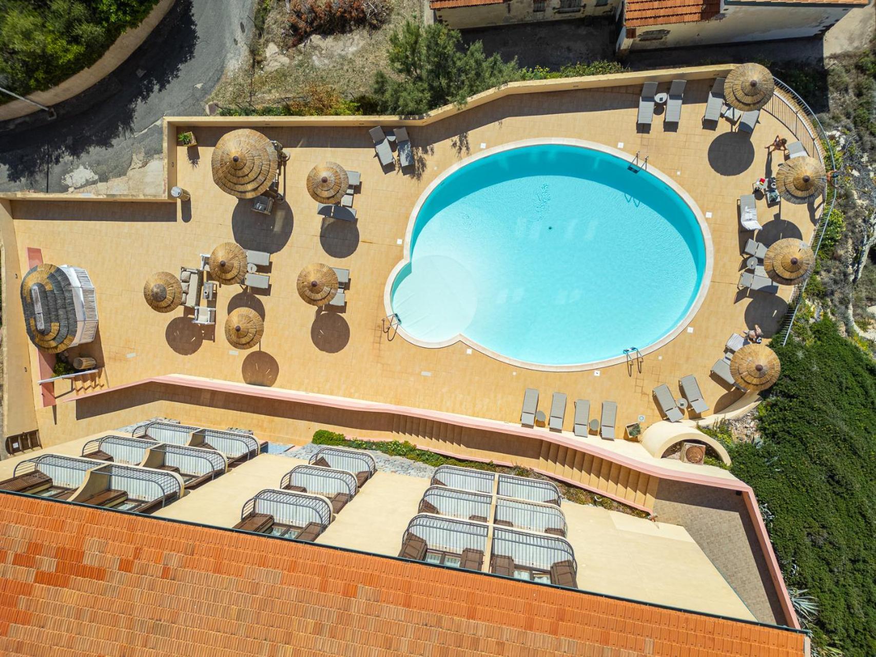 Hotel La Baja Santa Caterina Di Pittinuri  Exterior foto