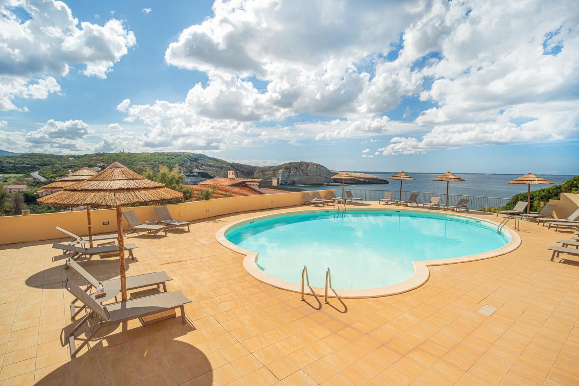 Hotel La Baja Santa Caterina Di Pittinuri  Exterior foto
